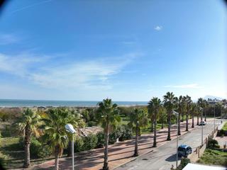 Casa a Oliva Playa. Venta de villas en primera y segunda linea de playa