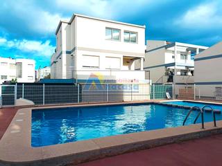 Casa aparellada a Carrer de la carpa 15. Casa pareada en oliva playa