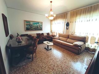 Appartement  Carrer de garcía ordóñez. Piso con garaje cerrado en oliva