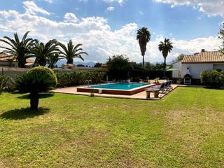 Casa en Oliva Pueblo. Chalet con piscina  entre el pueblo y la playa