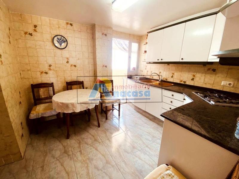 Foto 725e1ce7-e77d-40ed-85cd-7026b45744d8. Piso  junto al paseo con parking en Oliva pueblo Oliva