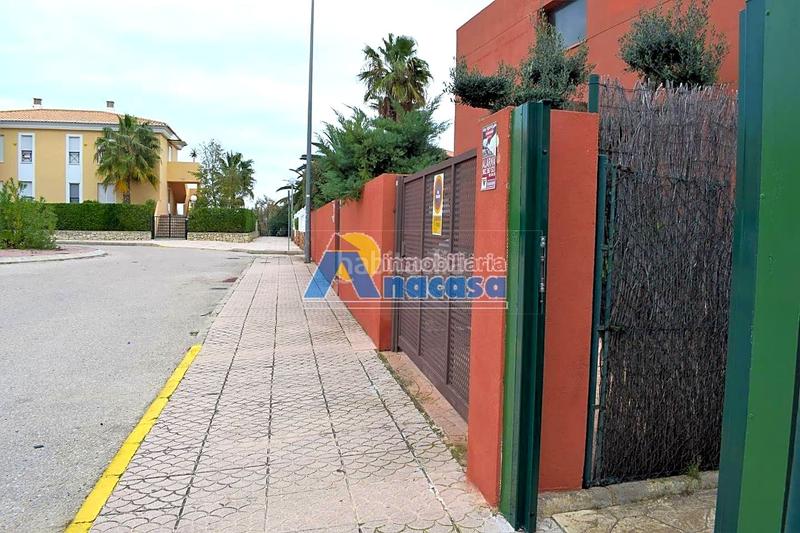 Foto 7a771018-0288-4757-9f1e-c67bd8b595e1. Casa pareada en de gaudi 9 excelente oportunidad! , chalet pareado en primera línea de playa nova en Oliva