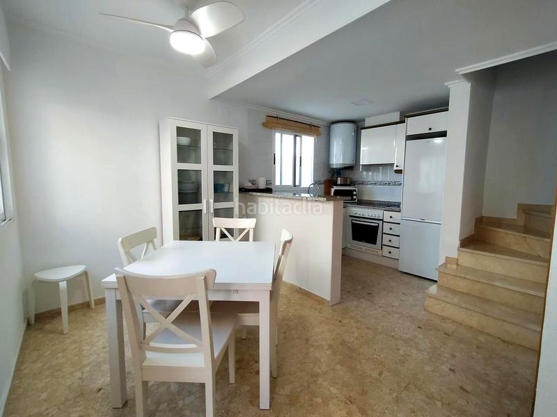Foto b0fd259d-6f54-4d70-93e0-6635ba470e2a. Casa pareada en de gaudi 9 excelente oportunidad! , chalet pareado en primera línea de playa nova en Oliva