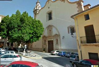 Casa a Oliva Pueblo. Gran oportunidad de inversión edificio  con gran garaje cerca de