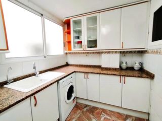 Pis  De pego. Piso reformado en oliva