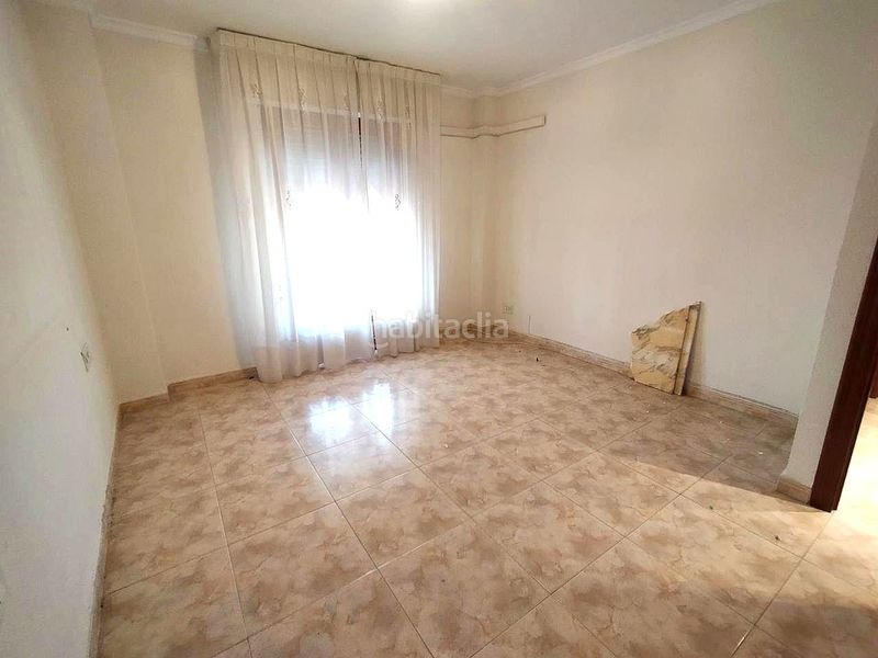 Foto 0a22c853-f500-4635-bf16-3a5f030887f9. Pis a Oliva pueblo Oliva