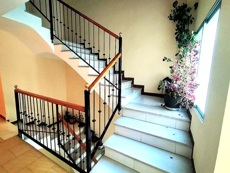 Foto 0a82a12a-c1b9-4671-bbf4-e3b6ec4ab253. Pis a Oliva pueblo Oliva