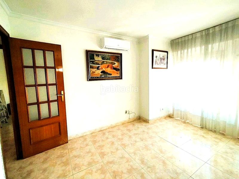 Foto 1b18a5cc-2fe9-444a-a0ff-b5e0d1724ba0. Pis a Oliva pueblo Oliva