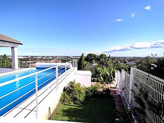 Casa  Urbanització sant pere. Maravilloso chalet  en oliva     gran terraza  piscina