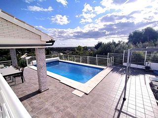 Haus  Urbanització sant pere. Maravilloso chalet  en oliva     gran terraza  piscina
