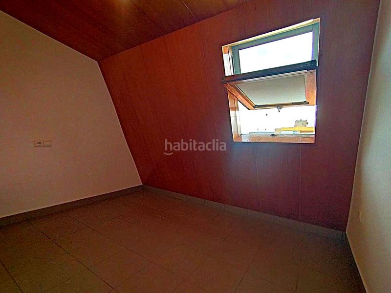 Foto a75e90e4-8bda-404e-a8ea-8a71054257c1. Àtic amb aparcament a Oliva playa Oliva