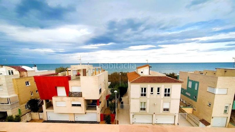 Foto bc6c5c9a-ddba-45a2-8e9c-f1fca36f1eb9. Àtic amb aparcament a Oliva playa Oliva