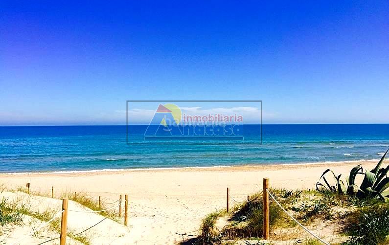 Foto 99f813a4-0c91-4934-94fb-8e2d605ffd2c. Casa a Oliva pueblo Oliva