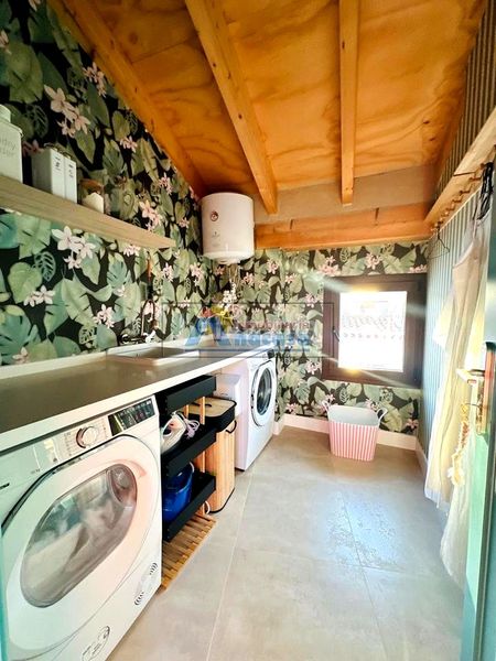 Foto 07c924b2-5445-49a6-9134-862a1c84ab52. Casa amb aparcament a Oliva pueblo Oliva