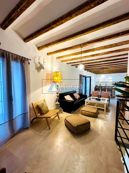 Foto 1d1e50de-eb6c-453e-b472-e054726d8ab8. Casa amb aparcament a Oliva pueblo Oliva