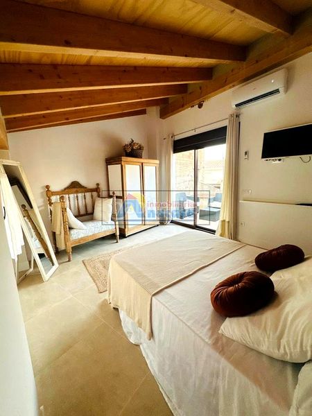 Foto 71ec4d33-7118-4c38-959b-df654656f6a4. Casa amb aparcament a Oliva pueblo Oliva