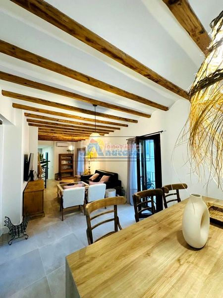 Foto 7dbced1b-07d5-4e05-bbd1-1b34bc647515. Casa amb aparcament a Oliva pueblo Oliva