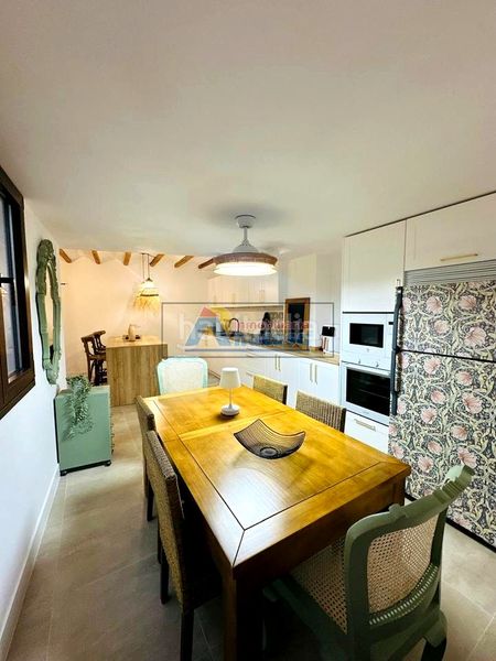 Foto 89a346a1-9bf8-4ece-84ae-28e62b9653ca. Casa amb aparcament a Oliva pueblo Oliva