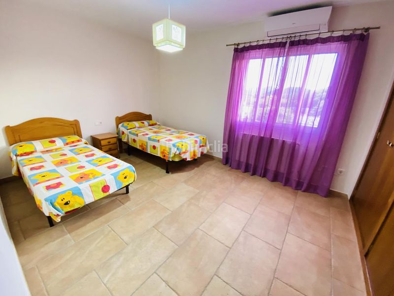 Foto 57d34f0c-6655-40e5-a0cd-37d9f8663616. Casa amb piscina a Oliva playa Oliva