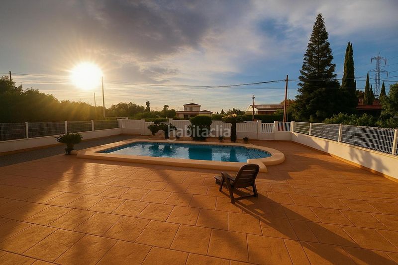 Foto f8945fc4-db3d-4c74-ae15-0dbc49b37c13. Casa amb piscina a Oliva playa Oliva