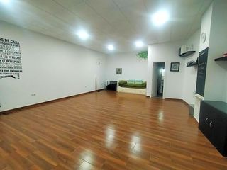 Local Comercial a Oliva Pueblo. Local comercial con gran oportunidad de negocio