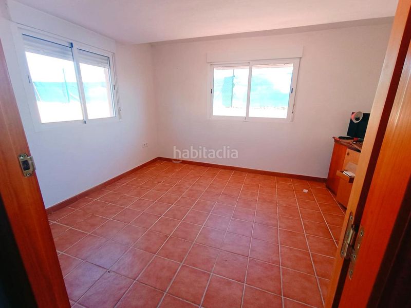 Foto 11524559-9377-47f3-be6d-4a94fed8f33b. Casa amb aparcament a Oliva playa Oliva