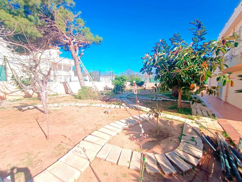 Foto 286f5920-e545-4c88-9de3-65b274a72a60. Casa amb aparcament a Oliva playa Oliva