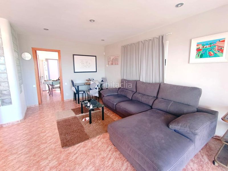 Foto 53f77e40-06e8-4297-9bce-49ca3c053ce2. Casa amb aparcament a Oliva playa Oliva