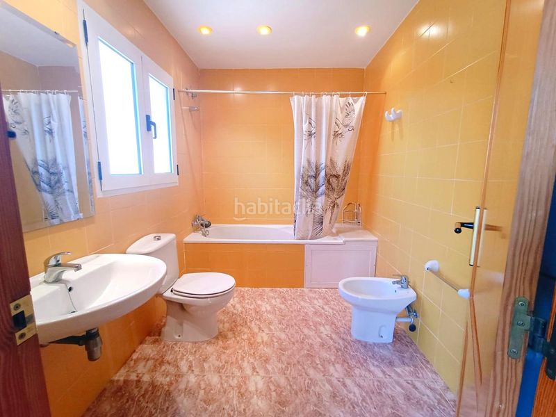 Foto 7c53f599-9a20-4fd0-97f3-c1e8405776e5. Casa amb aparcament a Oliva playa Oliva