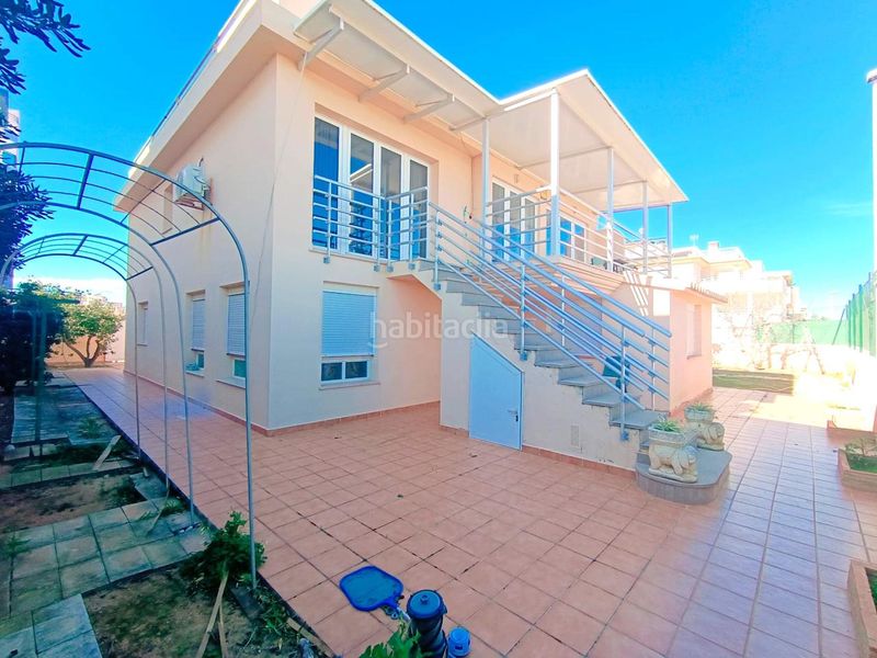 Foto abcafdcc-f0c2-46c3-bd5d-20c7bbffaf12. Casa amb aparcament a Oliva playa Oliva