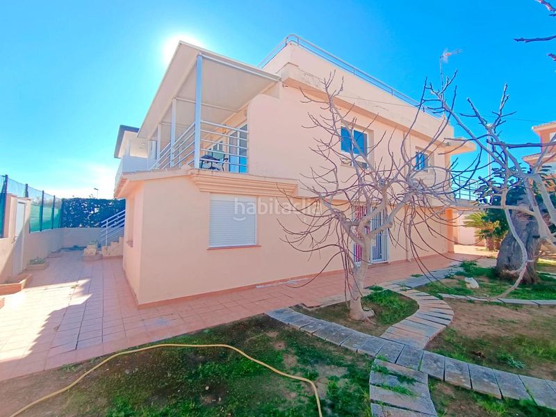 Foto c14e1629-ecc4-4255-849f-013855426a80. Casa amb aparcament a Oliva playa Oliva
