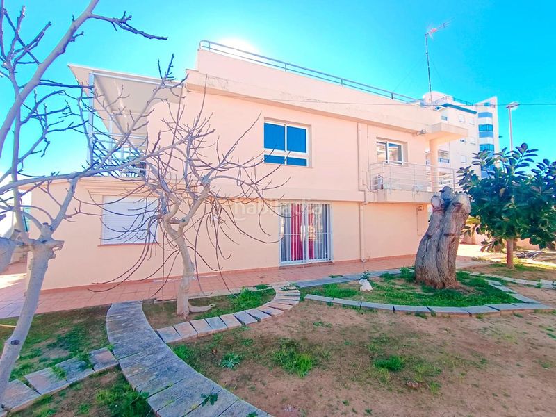 Foto c53932a2-9388-4fb1-be4c-7cff5201a4f3. Casa amb aparcament a Oliva playa Oliva
