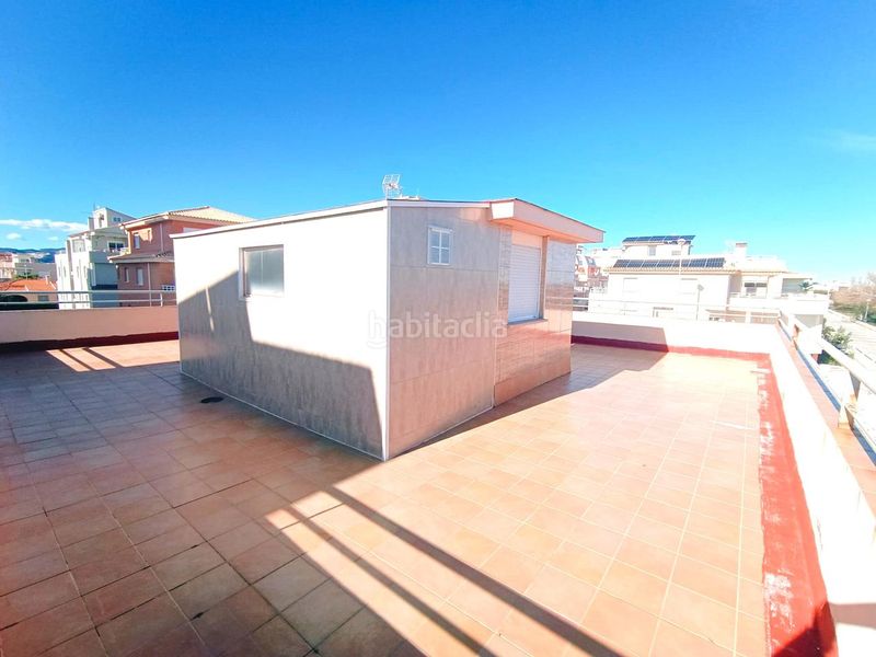 Foto d1f10950-ebf3-4ee6-a649-390fe966a862. Casa amb aparcament a Oliva playa Oliva