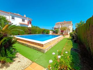 Pis  Del teuladí. Piso con parking, trastero, piscina y jardin oliva