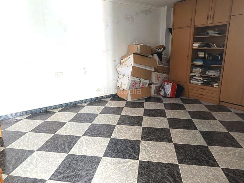 Foto f0cd984c-3dc0-49c0-9d5c-19095566c55c. Casa amb aparcament a Oliva pueblo Oliva