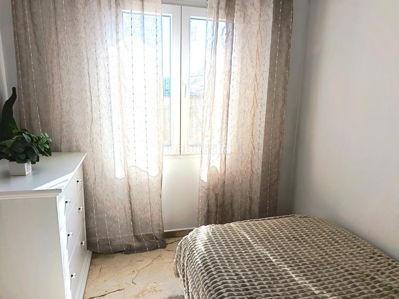 Foto f4676fba-fa67-41df-b5a0-111125632d18. Pis a Oliva pueblo Oliva