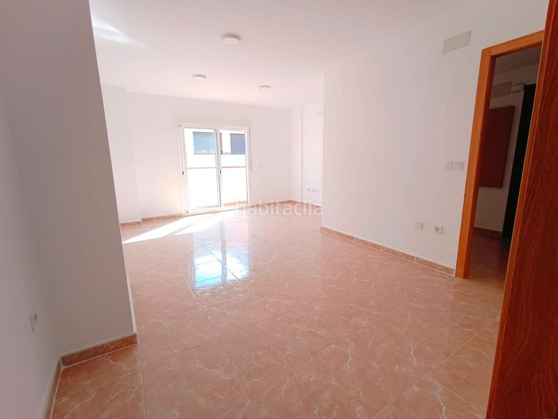 Foto a9efeb7a-142c-4924-a01d-161f437dcc35. Pis a Oliva pueblo Oliva