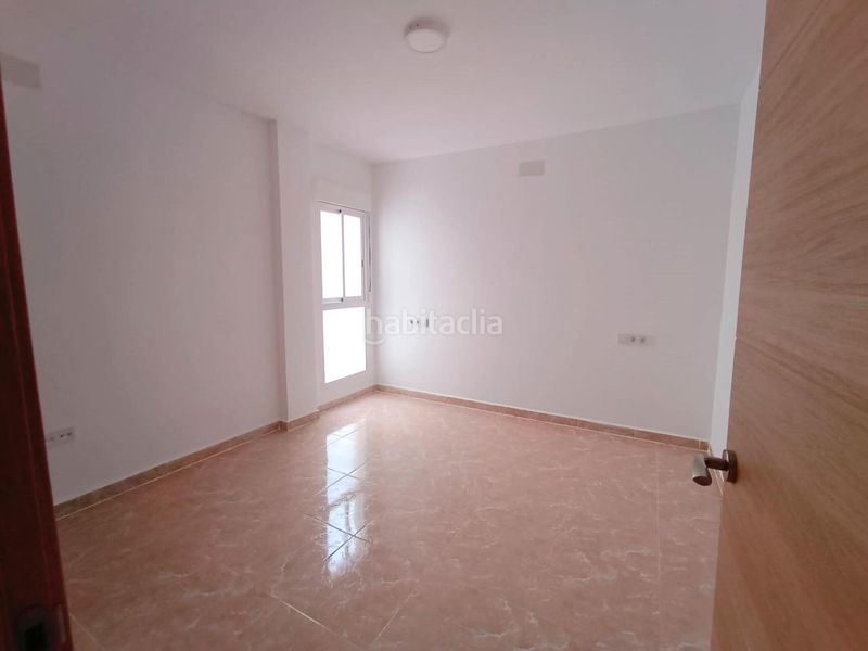 Foto fe88a47f-2ab4-4d44-b858-badf52dcde77. Pis a Oliva pueblo Oliva