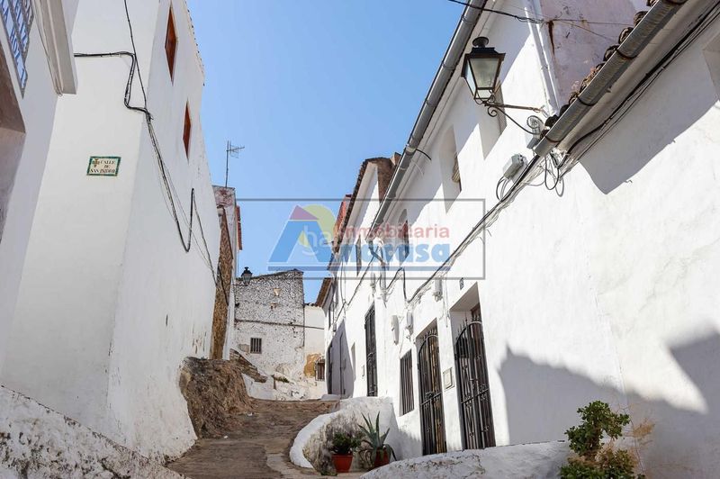 Foto 7d611ead-c6c3-4410-b0ac-7e29fbd8f70a. Pis a Oliva pueblo Oliva