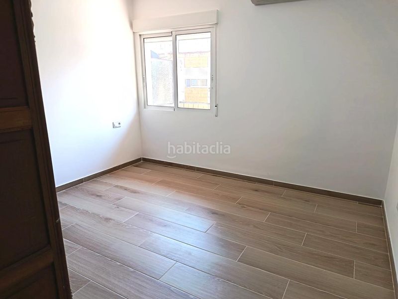 Foto acf85ae7-b1eb-4e9c-9695-be07f2d26e87. Pis a Oliva pueblo Oliva