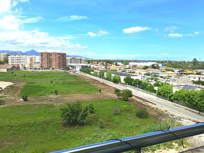Foto 4f67be58-660d-4c54-b050-9addbe5f634e. Dúplex amb aparcament a Oliva pueblo Oliva