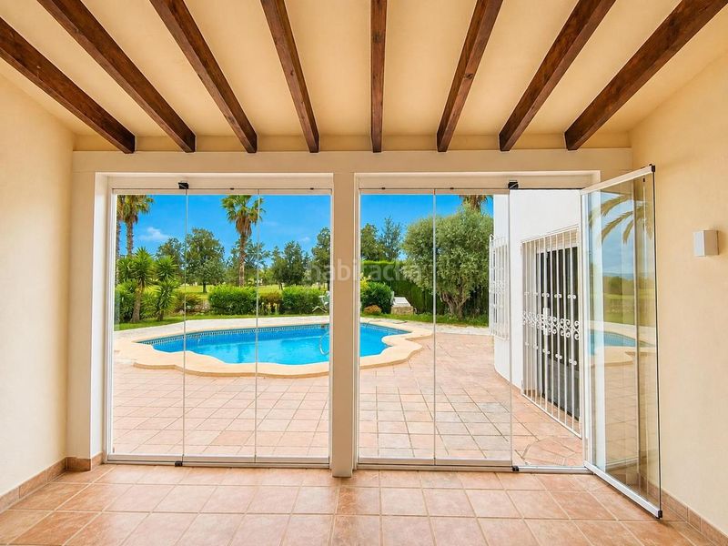Foto 468e8f15-4fad-4872-914d-2e249ba2cd74. Casa amb piscina a Oliva nova Oliva