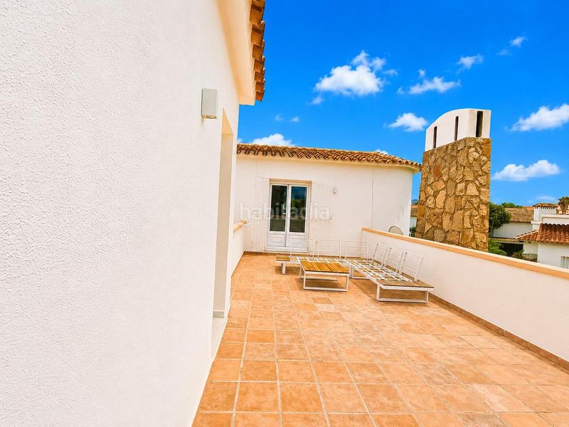Foto ad231f60-bbb5-4fb6-b376-9efb74fe9ae6. Casa amb piscina a Oliva nova Oliva