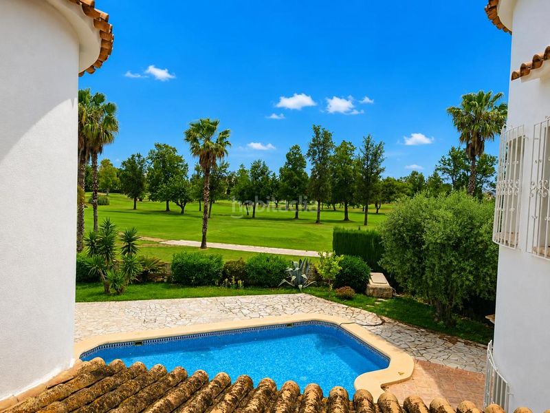 Foto c49cc84a-d41a-4760-a5d3-5ae6d294f26d. Casa amb piscina a Oliva nova Oliva