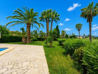 Casa  Gaugin. Fabuloso chalet en  playa de oliva nova . vistas al golf