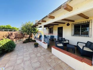 House in Oliva Pueblo. Casa de campo en oliva