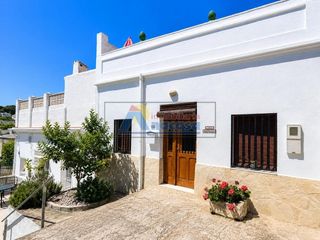 Maison à Oliva Pueblo. Casa de pueblo con 2 viviendas independientes en oliva