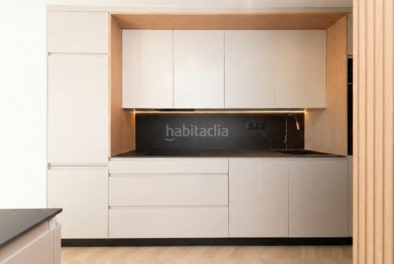 Foto 091f856b-0ce9-4eb0-ba6f-4ae5e86bc4a1. Pis a La Malagueta - Monte Sancha Málaga