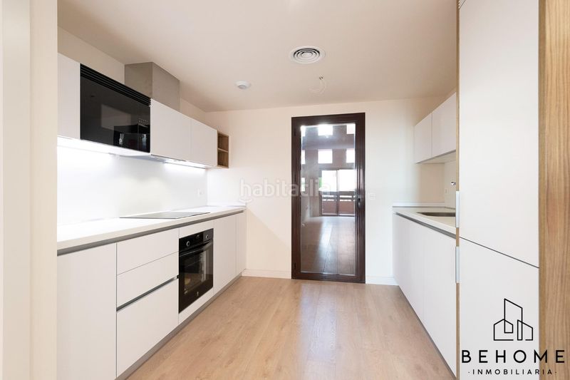 Foto d04e8abb-e974-43eb-92c5-c014f87df03c. Pis amb aparcament piscina a Arroyo de la Miel Benalmádena