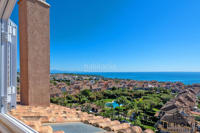 Foto 3fc0ecaa-73ac-4bb4-a6b8-a0dd1b79981a. Àtic amb aparcament piscina a La Alcaidesa